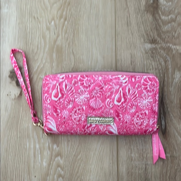 Simply Southern Handbags - Simply southern Pink Floral Women's Wristlet